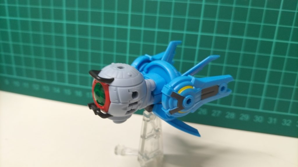 まだ手足手足も無い生まれたてのまん丸いボールに尻尾(宇宙用パック)が生えたよ♪