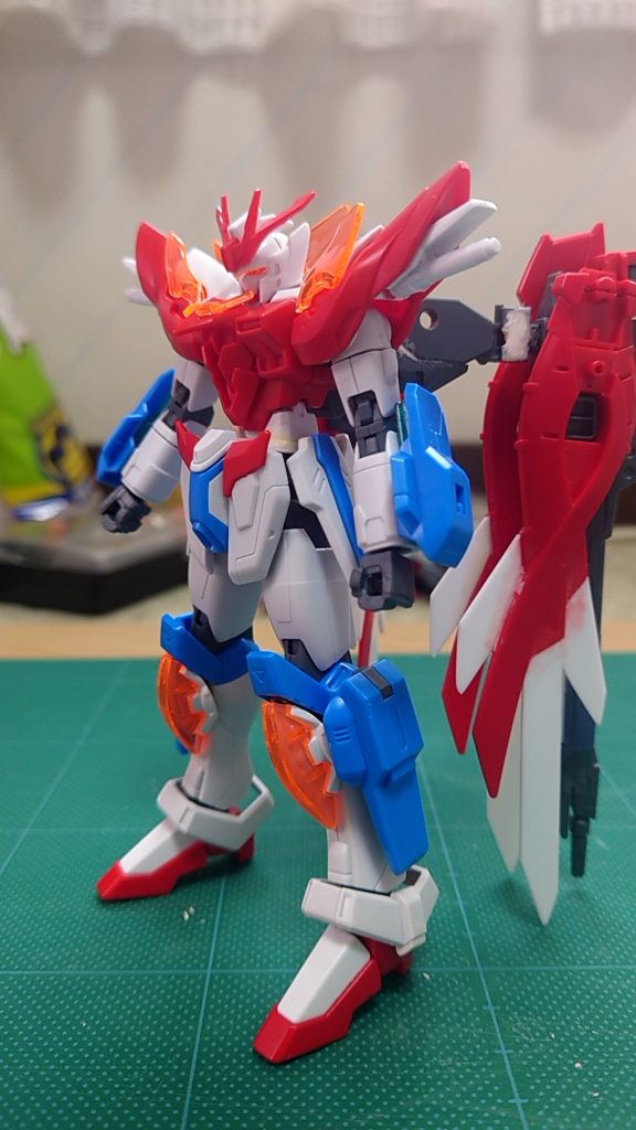 仮組み段階。バスターライフルを羽に保持する為のボールジョイントを探すのが1番時間使いましたw