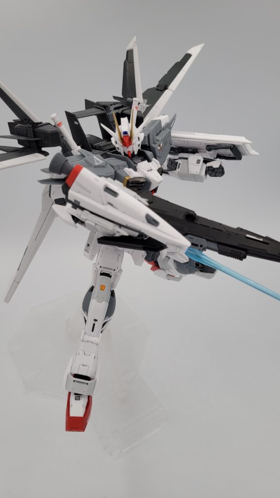 今回はMGインパルス用のパーツが色々付いてきたので、それらを使って右腕に追加装備をでっち上げてみました。