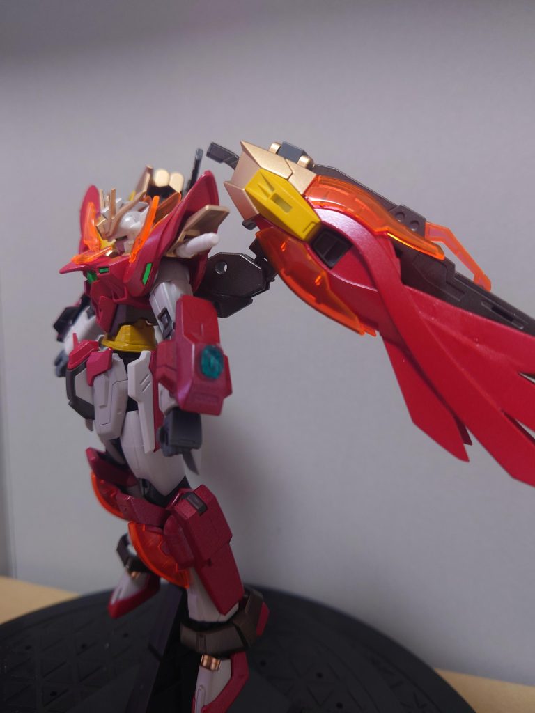 最近のゼロカスイメージで翼部分にバスターライフルを収納できるようにしてあります。