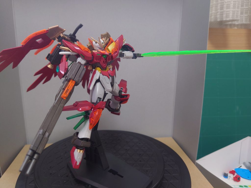 カトラスは翼ではなくエピオンのように出力で大きさが変わるタイプに変更されてます。