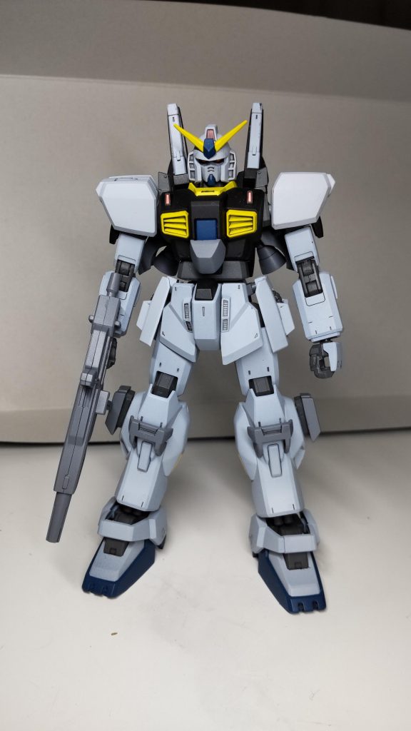 全体正面。コクピットは多分開かないでしょうね。