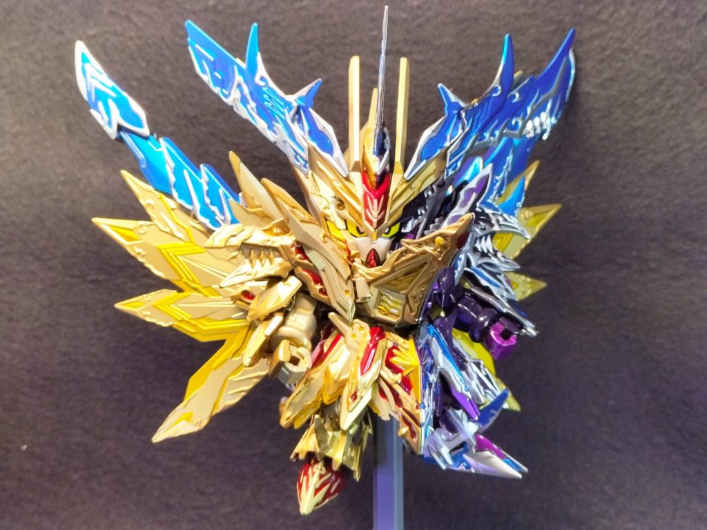 金色のキャンディ塗装の上にトパーズゴールド吹いてみましたが、あんまり効果が出てませんw