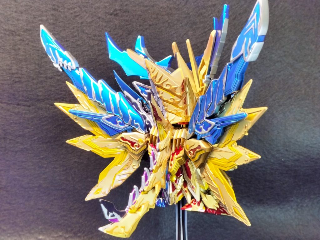 金色を3色つかってますが、筆塗り時に色が似かよっててキラキラしてて地獄でしたw