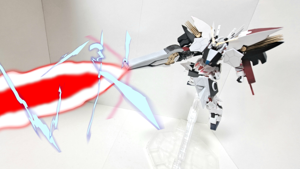 ビームマグナム ( アームドアーマーEC装備 )通常、弾数は予備のEパック-マガジン含め最大15発だが、専用大型アタッチメントであるアームドアーマーEC(エグゼキューター)内には8発分のエネルギーが貯蔵、更にアームドアーマーLBの各ジェネレーターから発するエネルギーをマグナム弾に転換させることも可能になったことで、弾数をあまり気にせずに戦闘できるようになった。一度に最大3発分のエネルギーのマグナム弾を発射がすることができ、3発分消費することで20秒弱の間であるがハイパービームソードとして使用可能。