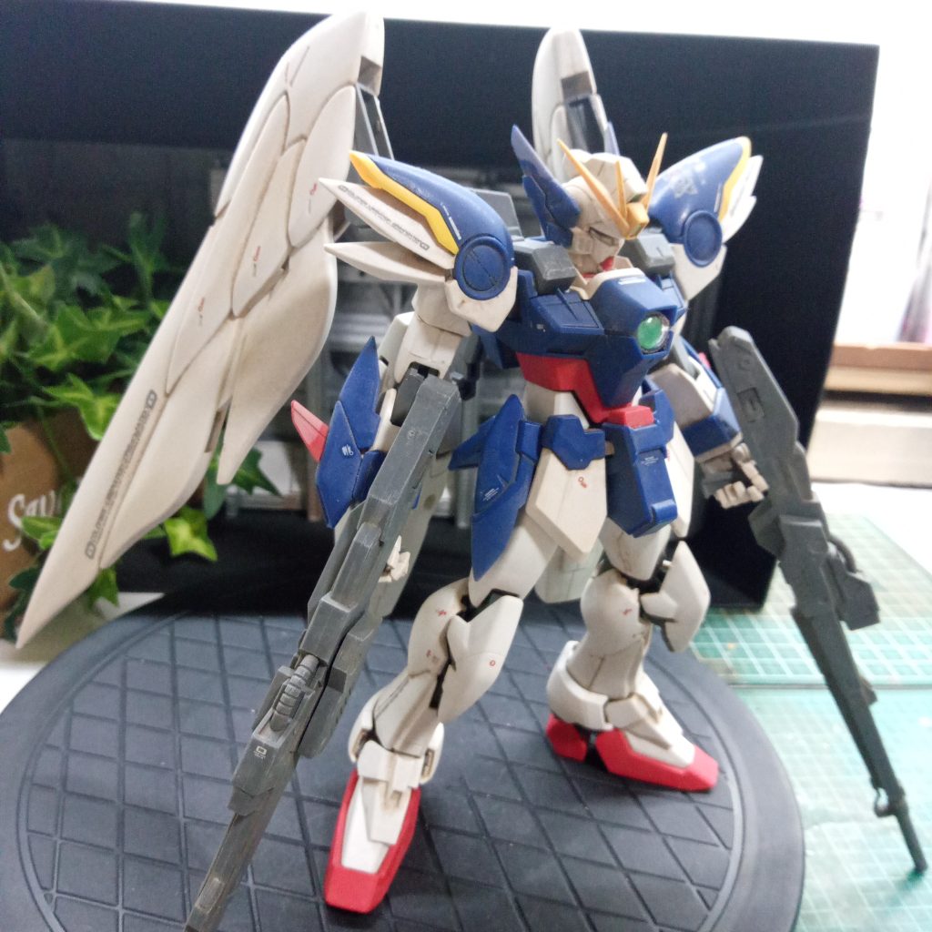 白い機体に茶色はセピアっぽく仕上がったかな？