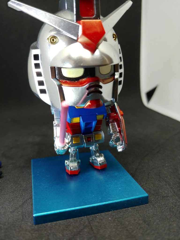  此方はガンダムメッキシルバー、ガンダムブラック、ガンダムレッド、ガンダムブルー、ガンダムイエロー、ガンダムゴールド、ガンダム蛍光ピンク、トランザムホロレッド、ホロイエロー、ガンダムメタブルー