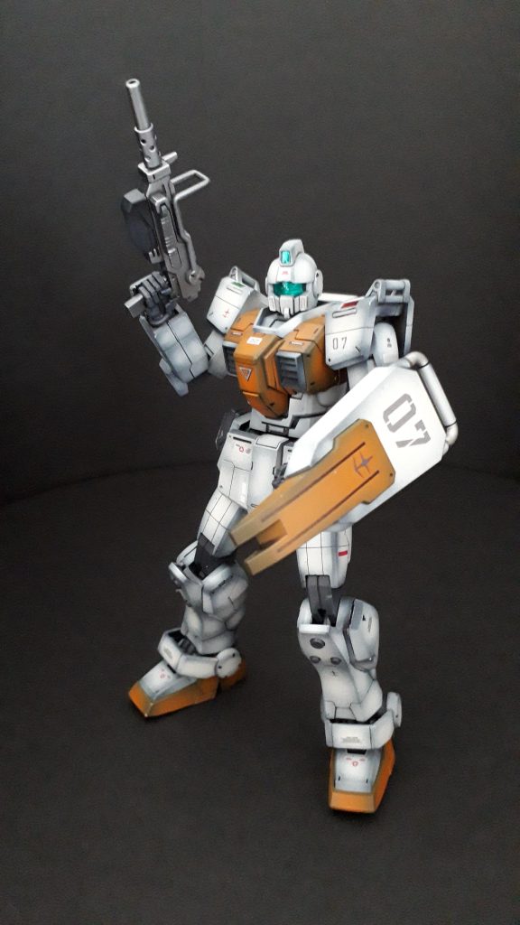 陸戦型ジムと言えば100ミリ!キットのカッコ良さが光ります。٩(ˊᗜˋ*)و