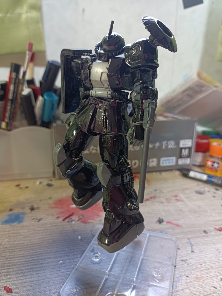 全体図どす♥ 制作途中エルガイムとか見てたので「せや!腕に銃つけたろ!」と思ったので腕についていますあとこの機体は手に持つ武装がないので相手から武器を奪って使用することもできますまぁ〜あくまで残党の機体なので武器がなかなかないという設定もあるんですけどね(いま適当に考えましたw)