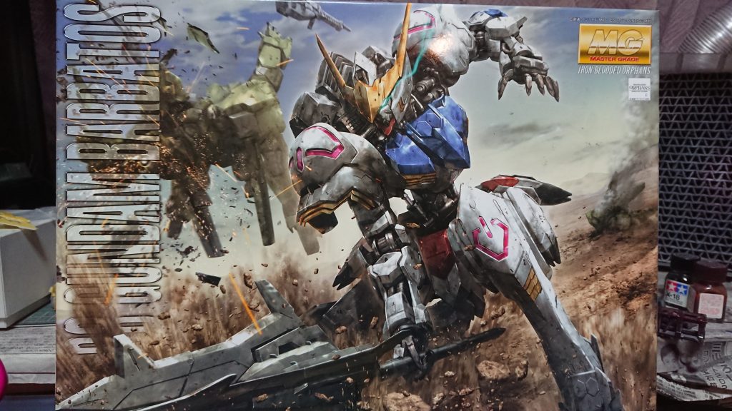 パッケージめちゃくちゃかっこいいですよねキットも素組からしっかりしたがたいで土臭い感じが好きです