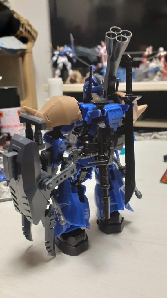 武装も盛れるだけもりました、バズーカ、ザクマシンガン、ショットガン、ヒートサーベル、シュッルムファースト、アンカークロー