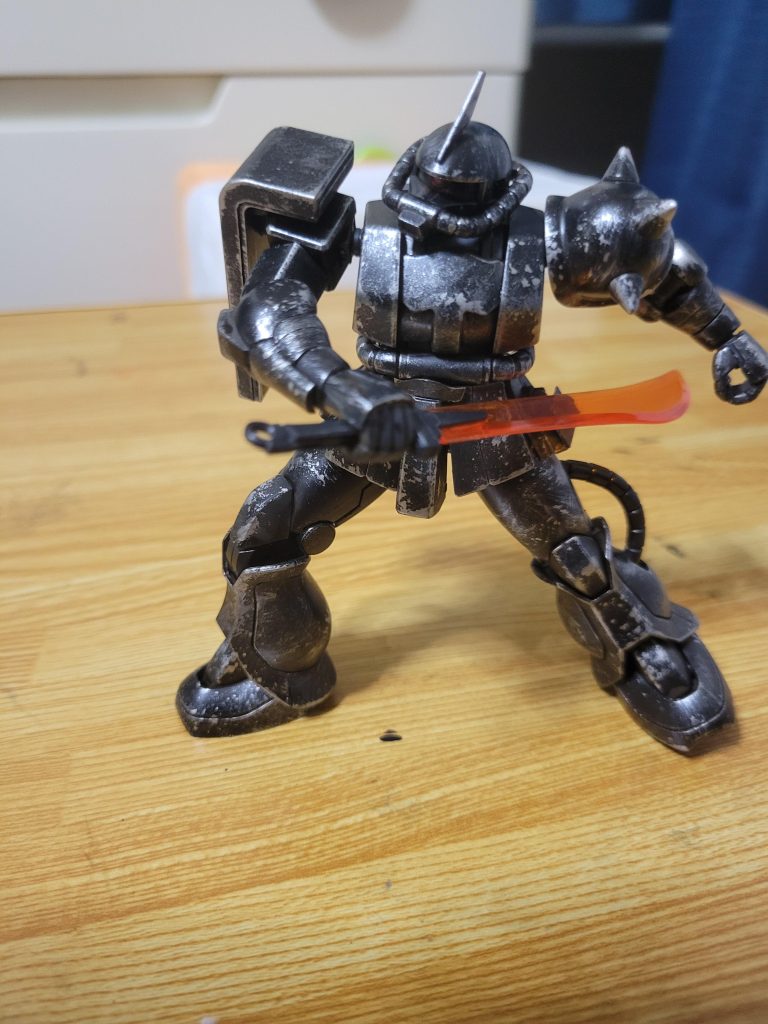 ここから武器を持たせてポーズを撮っていきます