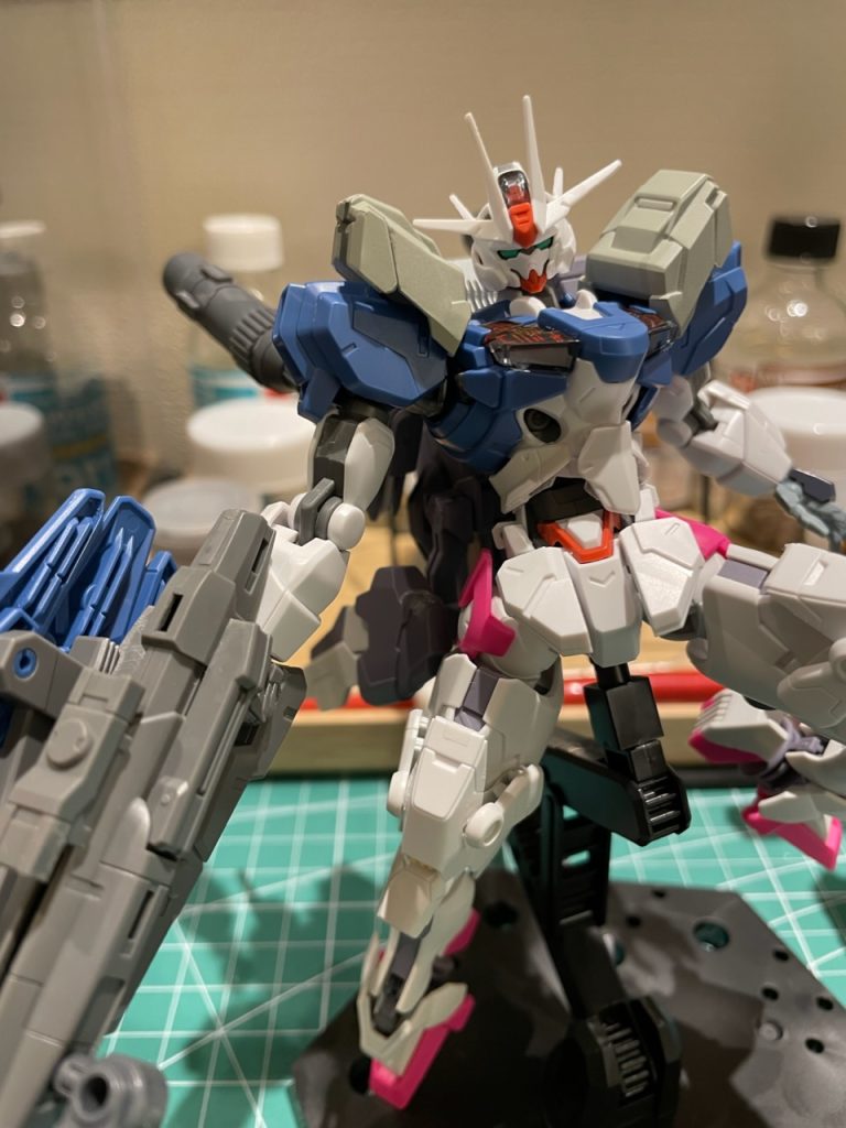 SDユニコーンの肩装甲を取付けた状態