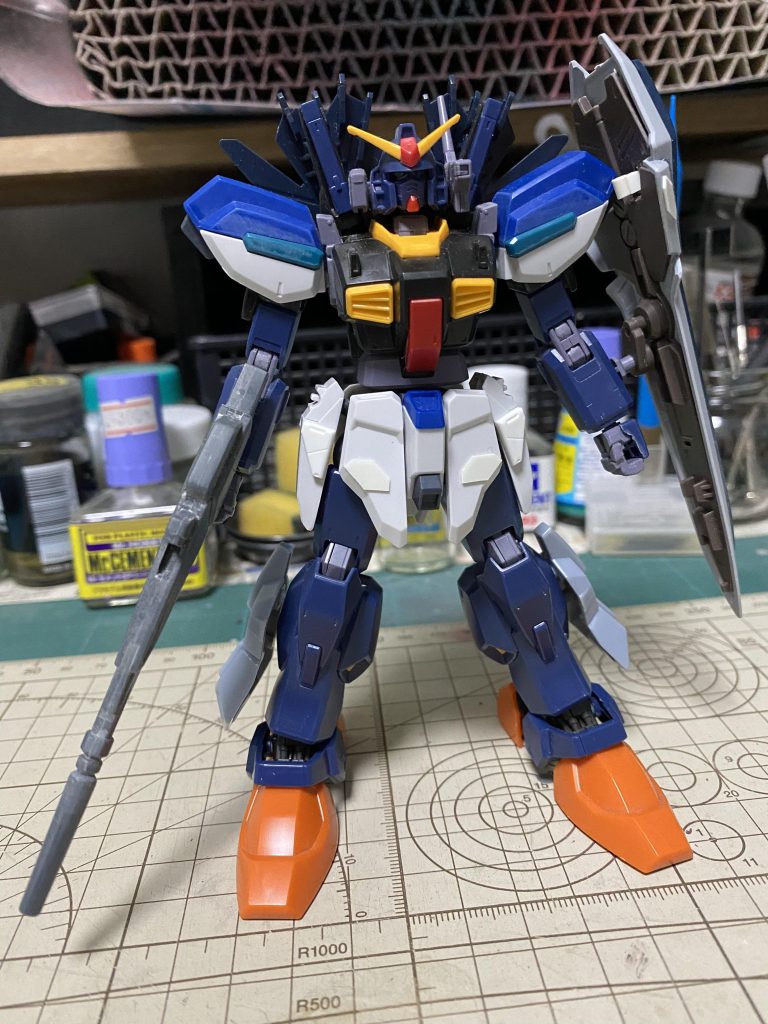 製作最初期！ガンダムMK -Ⅱを基本としいろんなジャンクパーツを付けていく。ライフルはまったく違うやつで進めるつもりでした。