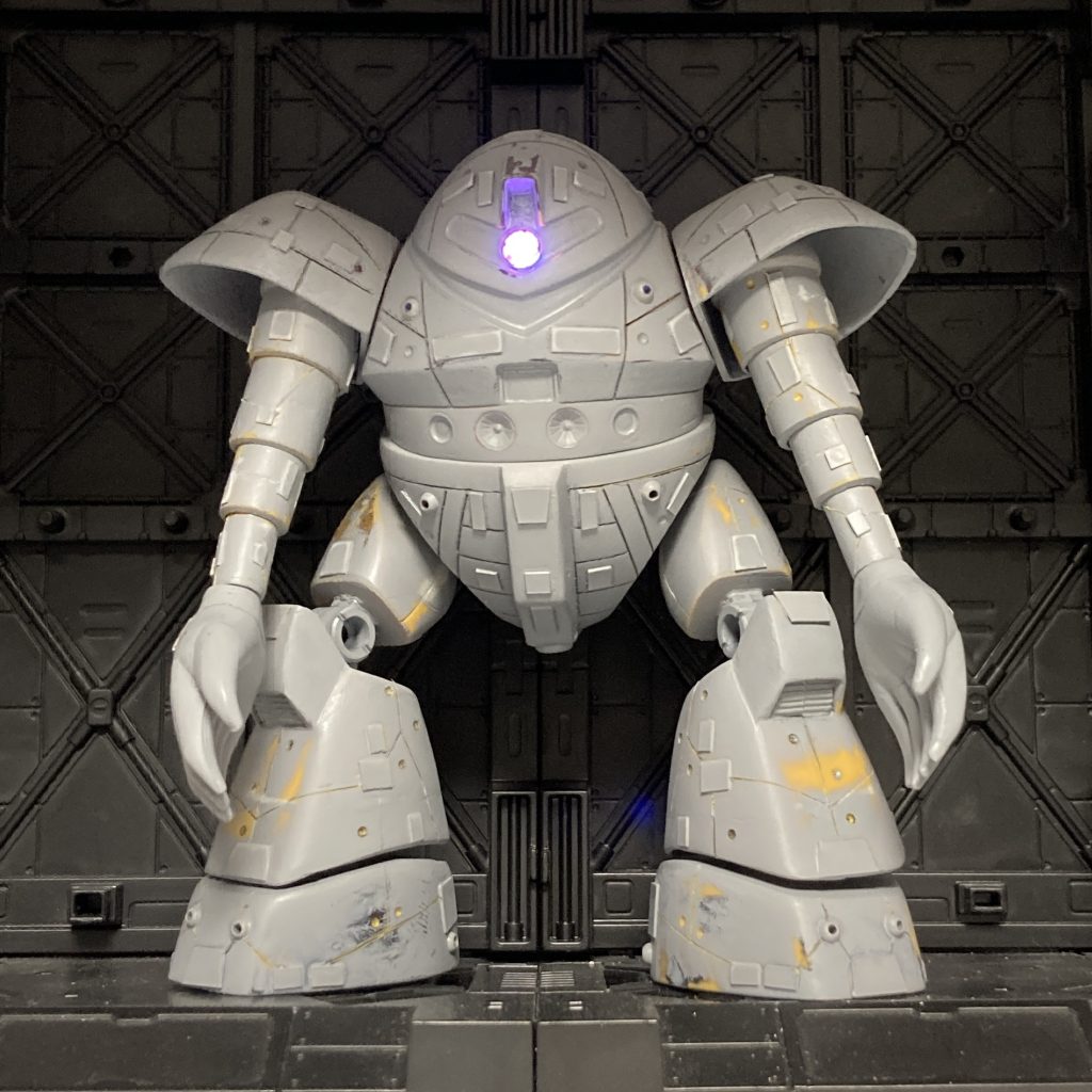 プラ板ペタペタ貼って、筋彫りも少々…