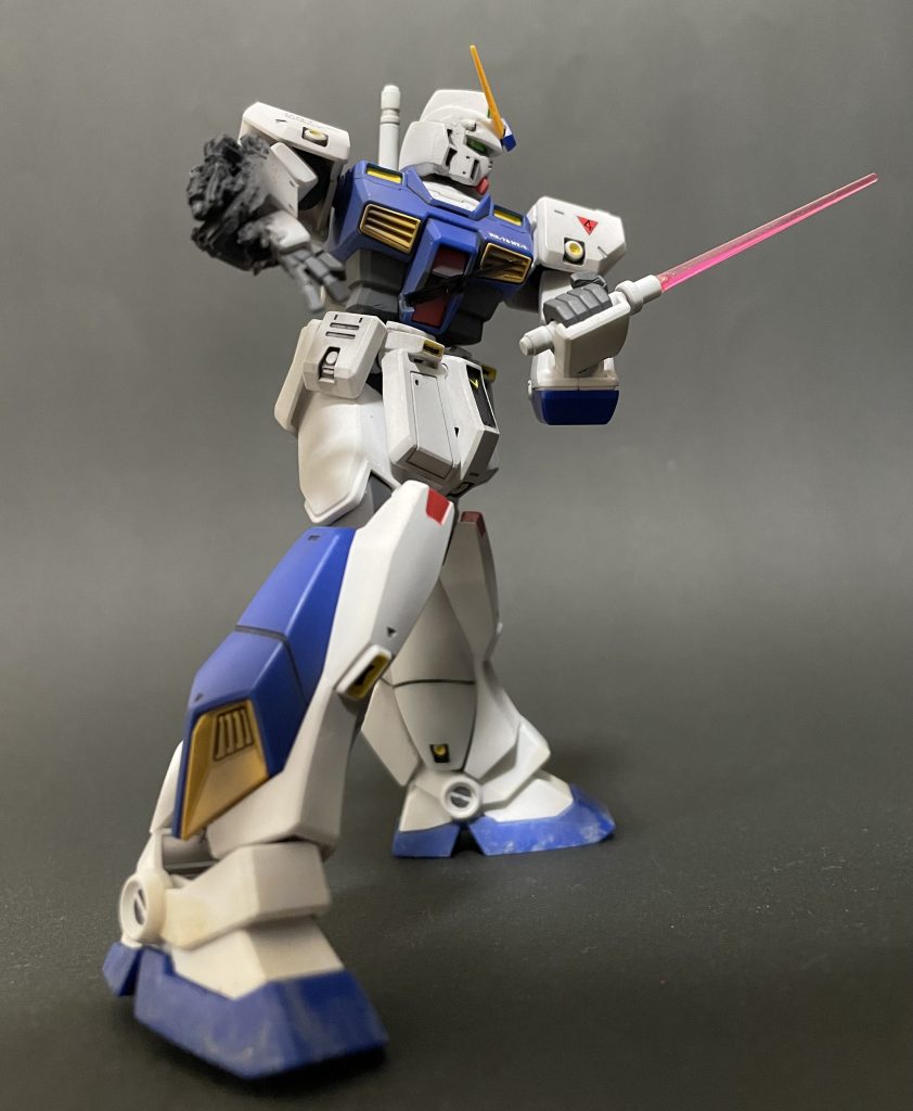 破損部分の再現を行った他はキットのままです。