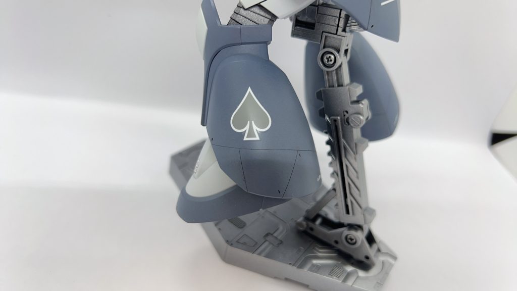 スペードマークは旧キット1/144の忘れてはならないポイントです。