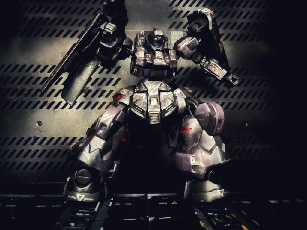 足の裾の部分、ジャイアンのシャツみたいにギザギザになってるところすこすこ