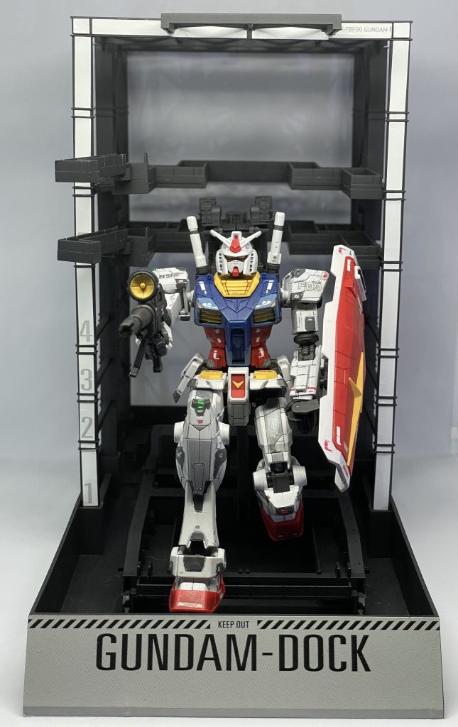 ドックに接続する高さは3段に切り替えられるのでしゃがんだ状態も再現可能