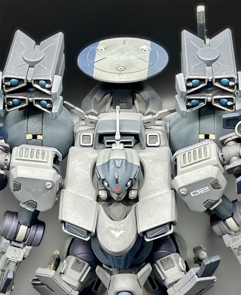 今回はタスクフォースの指揮官機として、攻撃能力を備えた早期警戒管制機というコンセプトで制作。フライト形態とフルアーマー形態、二つのバリエーションで構成したオリジナル機体。