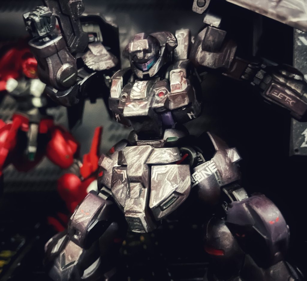 とはいえ、通常ディランザより遥かにカッコいい良キットであると思います。強いて言うならつま先がもっと大きければ...宇宙なら良いにしても地球の重力ではこの足先では接地性が...それでもどっしりとしたプロポーション、ジェタークヘビーマシーナリーの名は伊達じゃ無いッ!