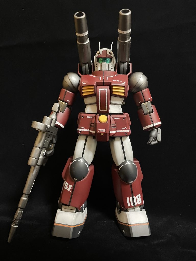 尊敬するモデラーさんのMGガンキャノンを拝見し、作りたくなったキットです。手に入れるまで1年かかって念願の製作でしたので気合い入れて作りました。