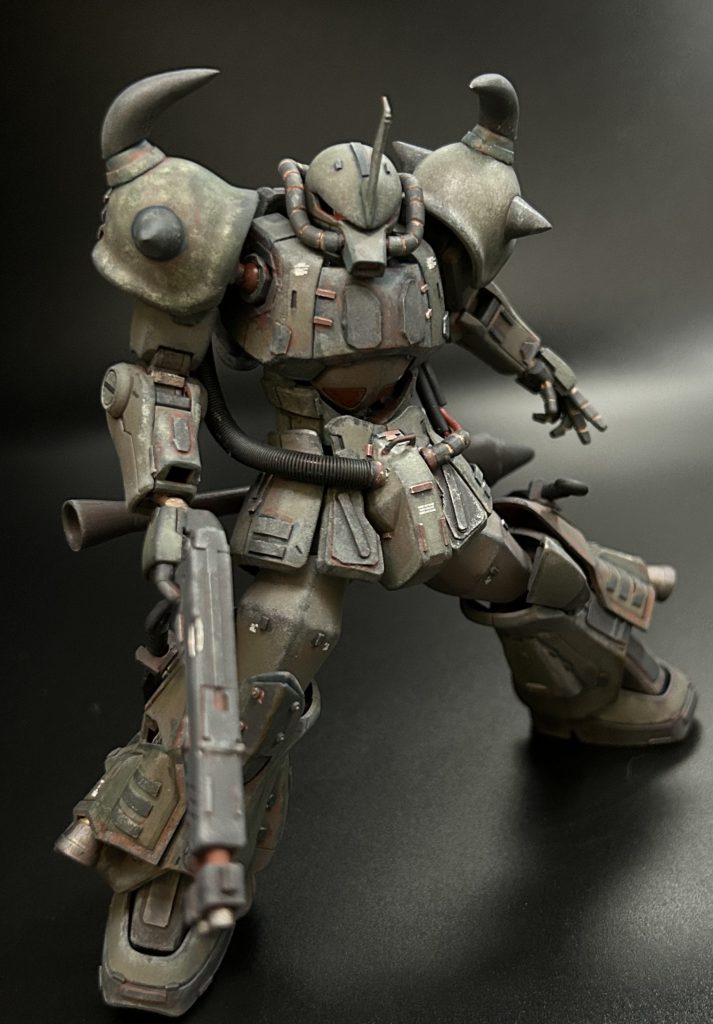 塗装は下地にオキサイドレッド→タミヤアクリルカラー→ウェザリングカラー、タミヤエナメルカラーによるスポンジチッピング(グレー系、ブラウン系各種)リアルタッチマーカー等を使用してます。