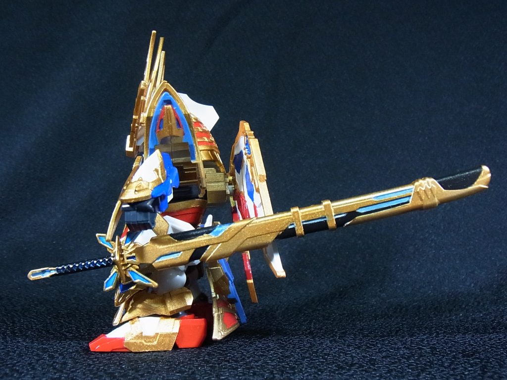 大剣の角度でバランスを取って自立させました☆彡手が短すぎ&剣が長すぎて物理的に鞘から抜けない感(笑)