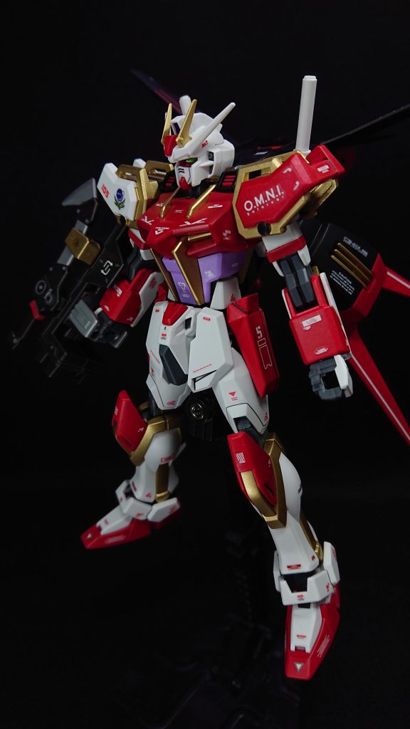 頭部 :ストライクボディ :ストライク腰部 :ストライク肩 :ストライク腕部 :ストライク脚部 :ストライクバックパック:エールストライク武装 :パイルバンカーシールド改(オリジナル)