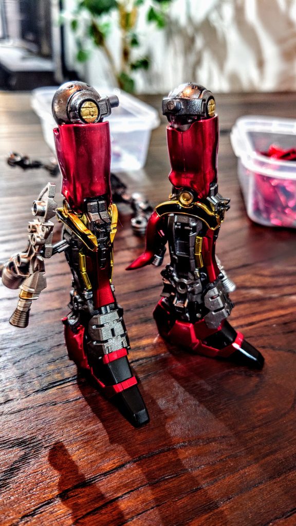 組み立て中です😌内部フレームも装甲もキラキラです😆