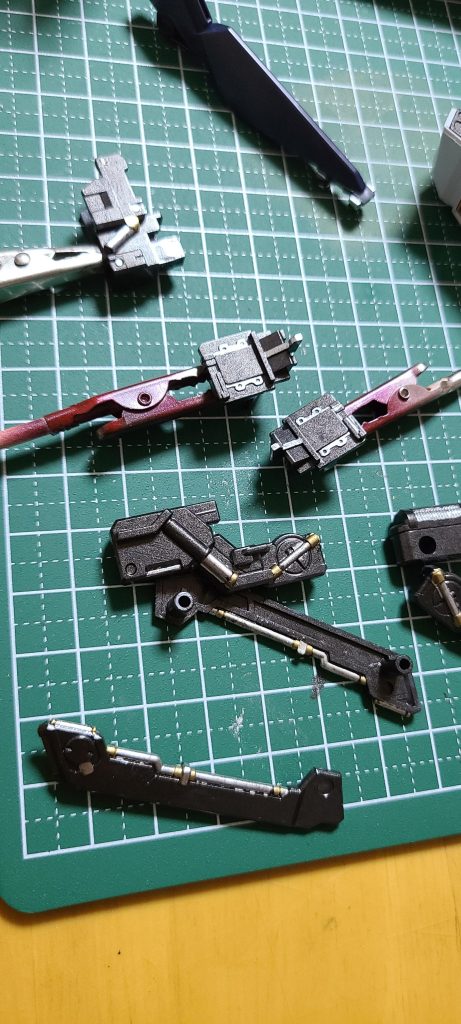 メカニカルな部分を部分塗装！この細かいところはちょっと塗ると全く変わりますね(^^)d