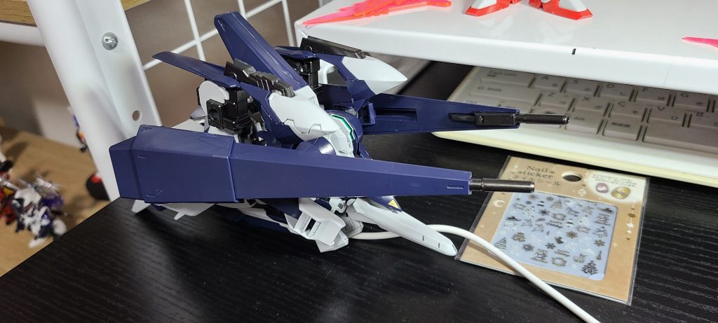 デカールを貼る前ですが変形をさせました…これでいいのか？(ФωФ;)