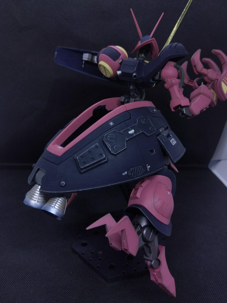 バックショット別プラモデルのパーツを型取りし、作ったレジンパーツを貼り付けました