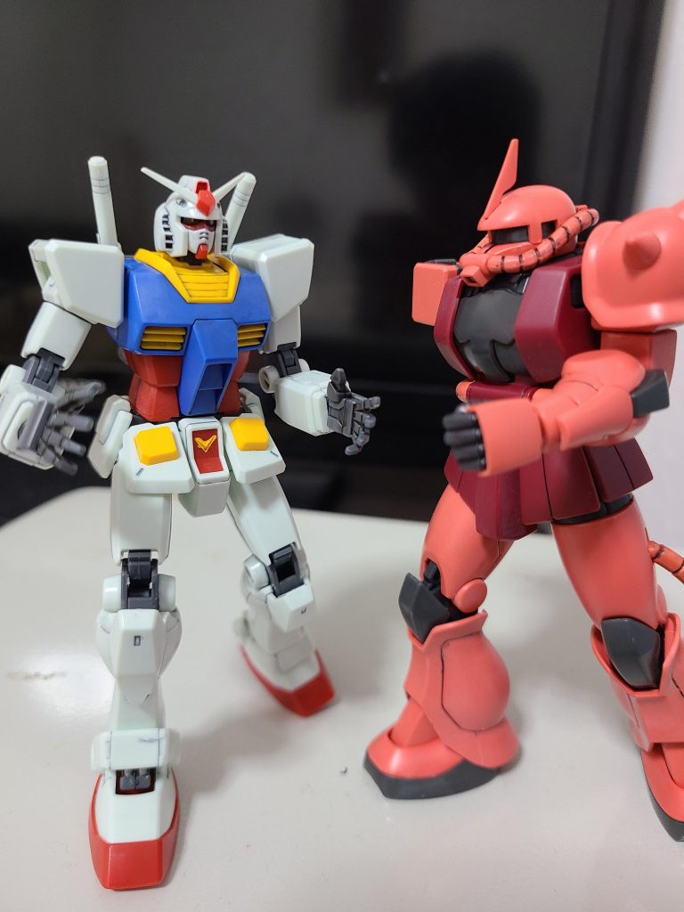 作成初期の一枚。ソフビ人形やら漫才ガンダムと揶揄されみんな爆笑してた頃っす。良くここまで汚れてくれました。