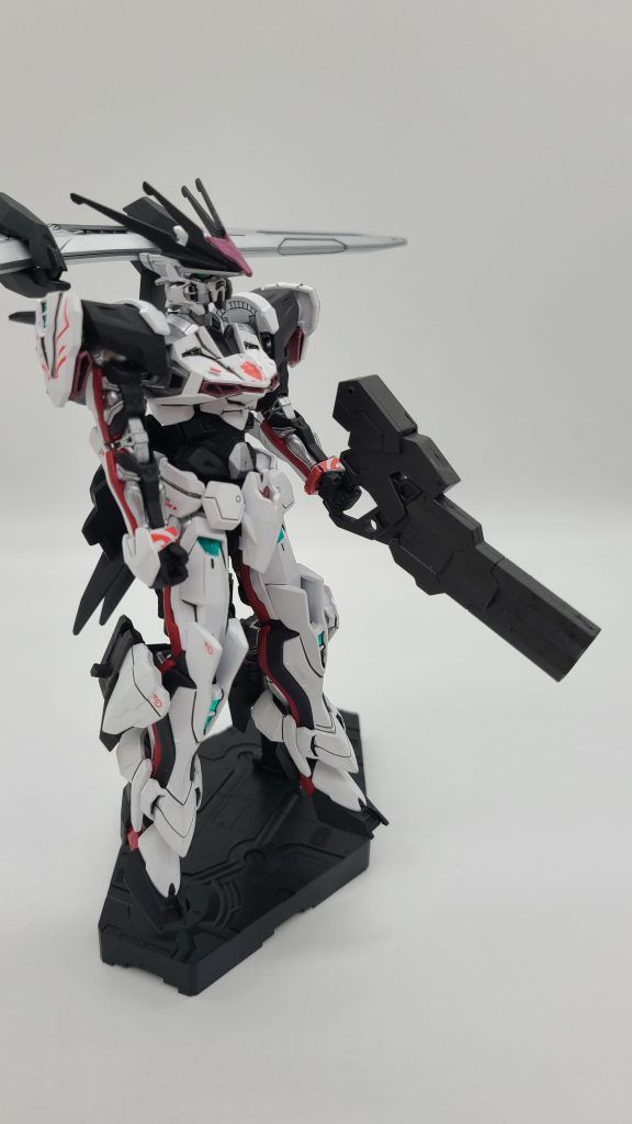 右斜め前から。