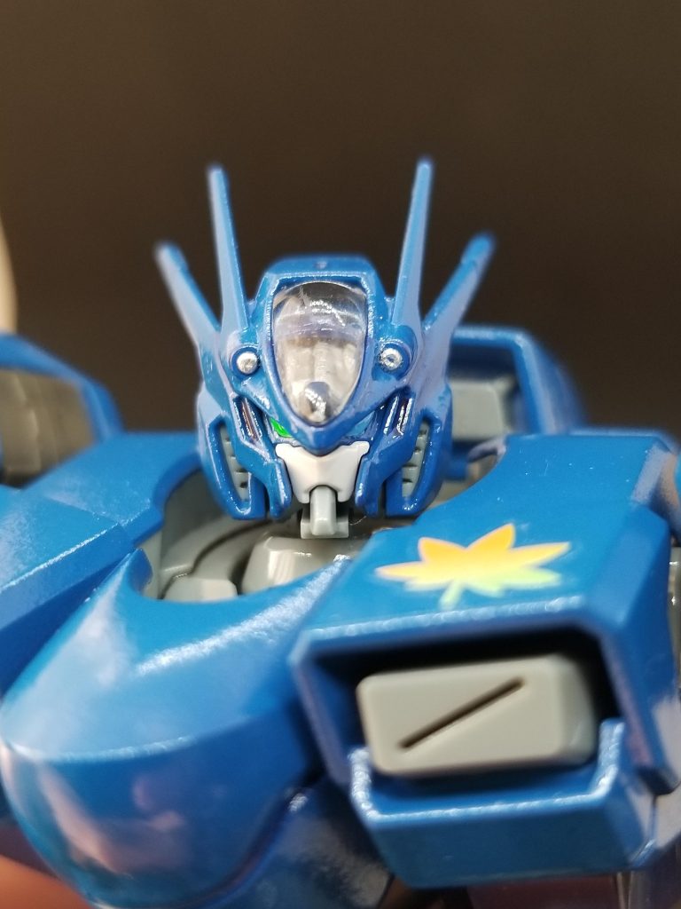 自分の専用機のお約束でオッドアイと楓マークと青い色が一応アピールポイントだったり…