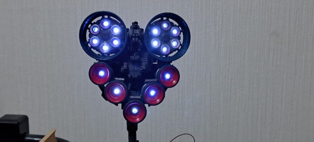 バーニアには3mmの砲弾型LEDが入りそうだったので入れてみました