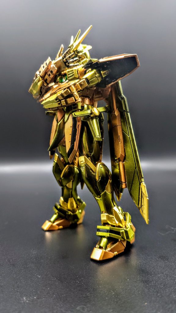 腕組みのつもりが顔面を覆っちゃってる🤣イケメン笑