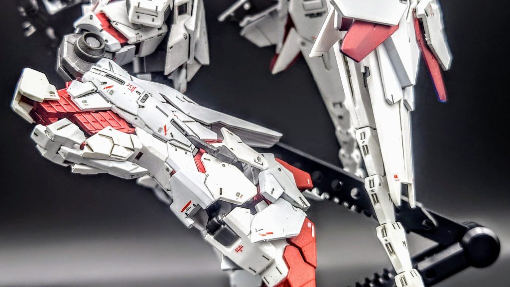 どのガンプラもなんですが、足が好きなんですよね。はじめに出来上がっていく部分でもあるんですが、まず足を見て感動します🌚