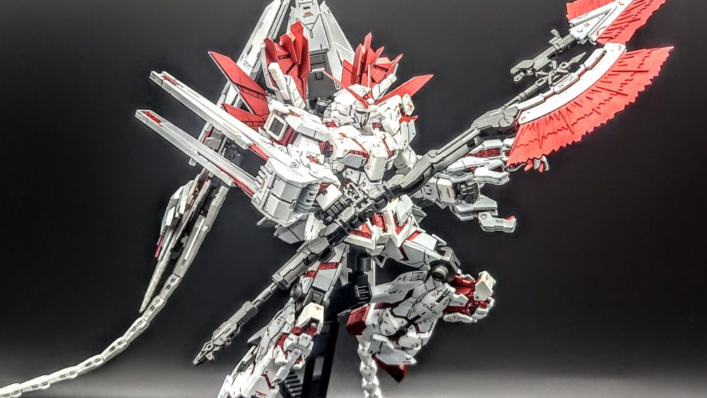 今回ランナー塗装で効率優先しましたが、弊害ってやっぱありますね。どこが見える面かもわからなくて、全面塗ったので塗料も大量に使用しました。ギチギチのおかげでアームドアーマーもへっちやらに保持しますが🤣