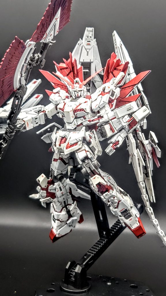 今回あまりのパーツ数に、全塗装するに当たってランナー塗装で仕上げました。なので各パーツ1箇所は塗り残しがあるんですよね😅リタッチうまくできていないので、間近で見るの禁止です。