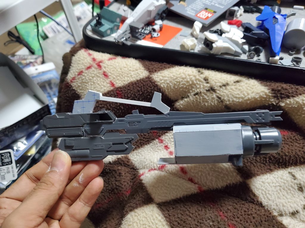 メガランチャー。フィールド発生装置はGNアームズから流用。