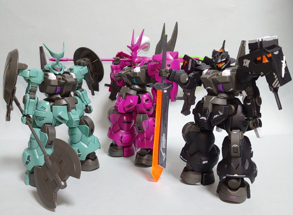 作中に登場した他のカスタムディランザと同じように・メイン武装・頭部・両肩・背中この４か所に手を加えて特徴を出してみました。カラーリングは「後に受領する」後継機に合わせて、とあるロボット作品の機体をモチーフにしています。