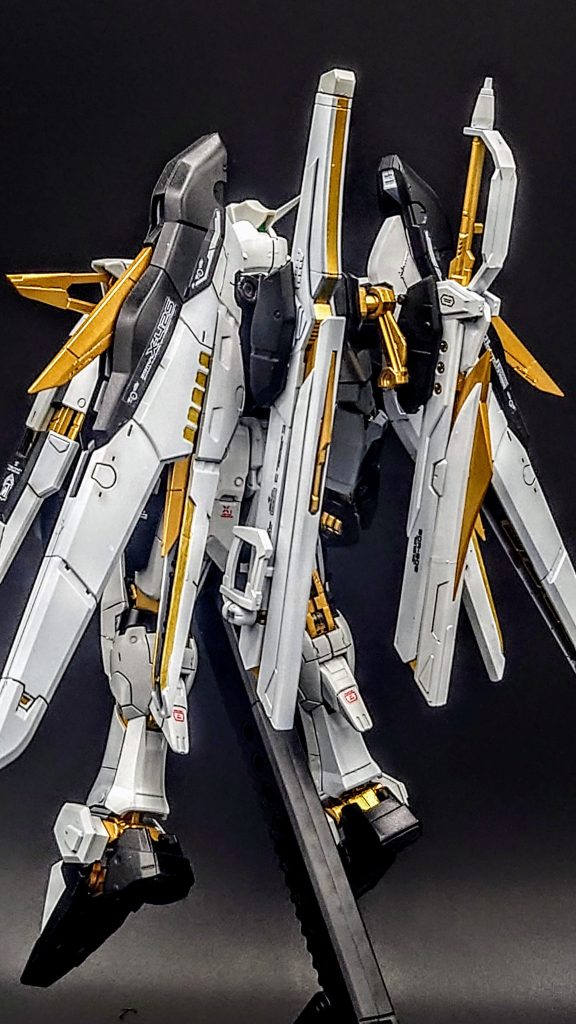 剣もバズーカも白金で塗ってます。イメージはストフリと同じ、神々しさだったんですけど😂😂