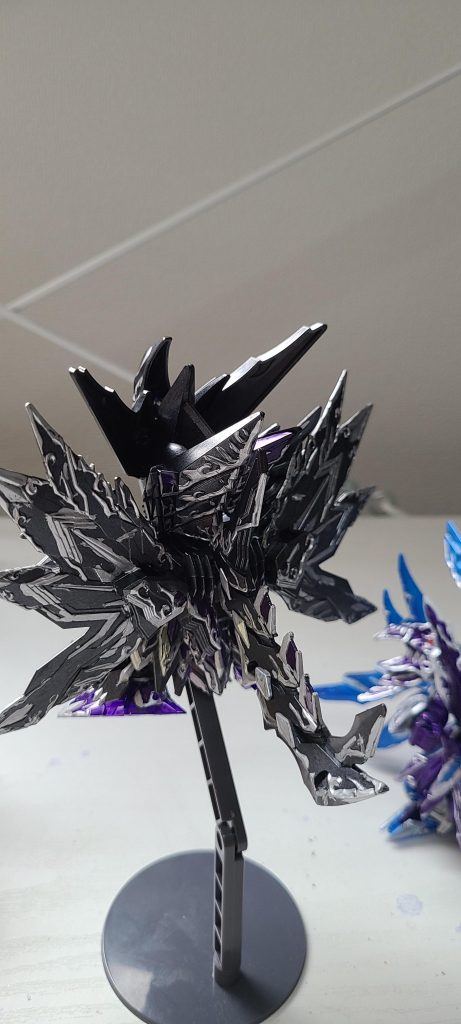 このシリーズはどの子もエングレービング？の塗り分けが細かいですよね💦