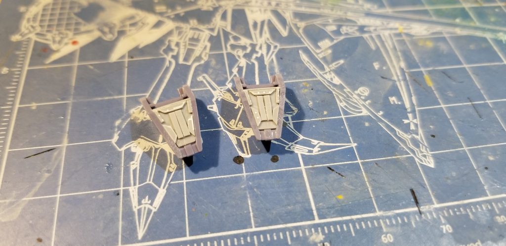 足の裏はスカスカなのでプラ板で蓋とモールドを追加しています。