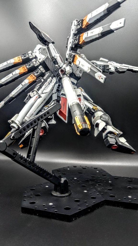 ファンネルも苦行と噂されてますが、初ガンプラなので楽しくて仕方ありませんでした🌚