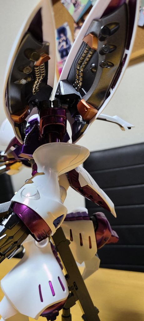 バインダー部分はカッパー、シルバー、メタリックブラックで塗り分けてます(*^^*)