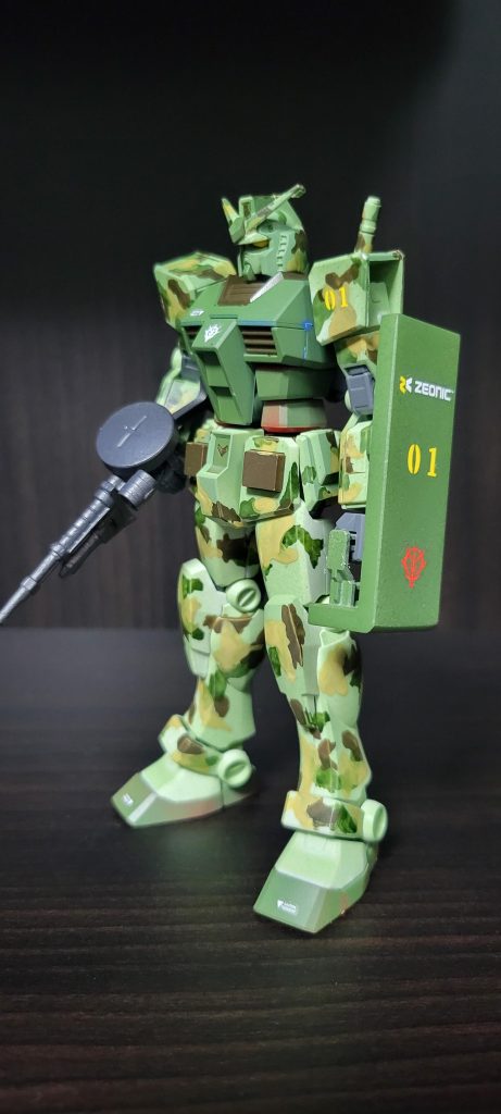 ガンダム(ジオン鹵獲迷彩仕様)–2枚目/制作者：大兎