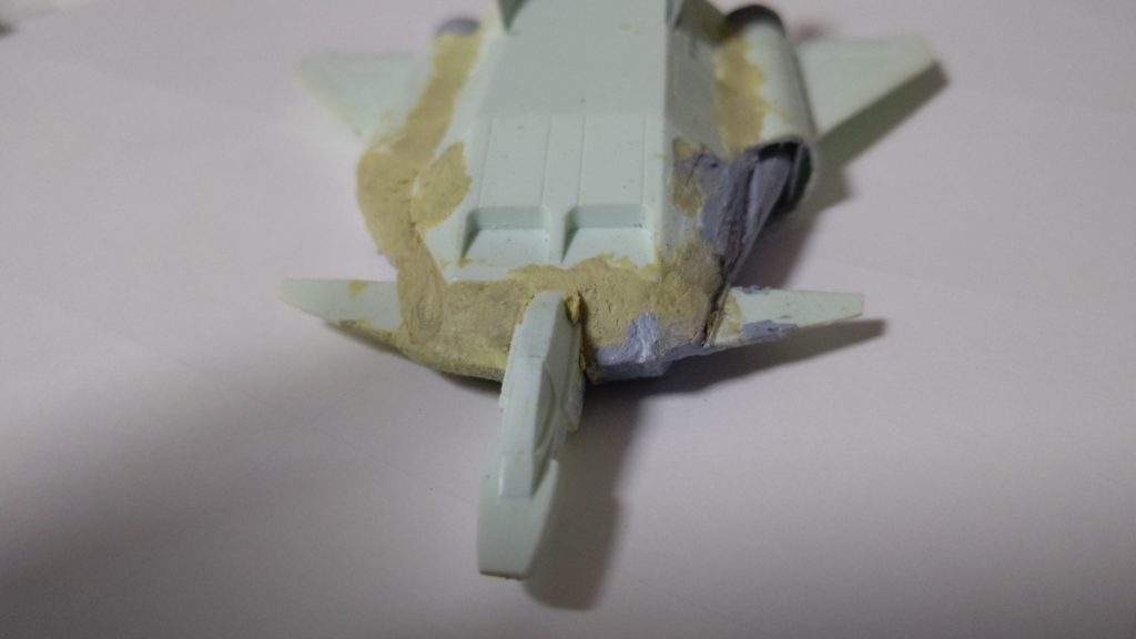 インテーク掘ったあとパテで調整もう片方もこんな感じにする